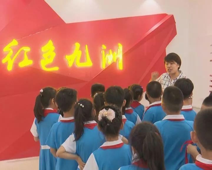 领导素质不高，开会老是骂骂咧咧，这样的领导可以追随吗？游戏画面