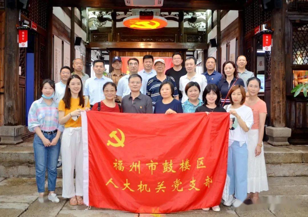 没有空悬也能赢BBA？蔚来底盘OTA，用算法打败调校玄学