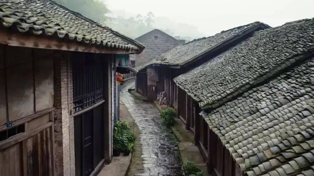 保底预盈17亿的中泰证券,却因1.85元欠税信息“长脸”